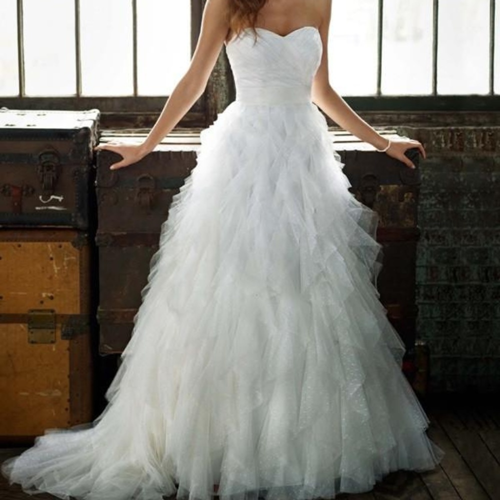 ❤️SALE❤️ Galina Wedding Gown Size 8